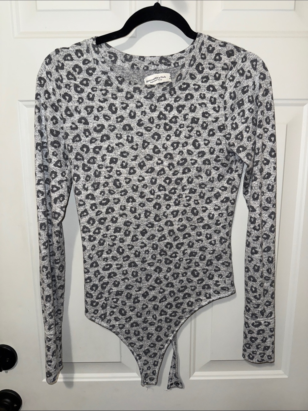 Abercrombie & Fitch Women's Gray Leopard Print Long-Sleeve Bodysuit